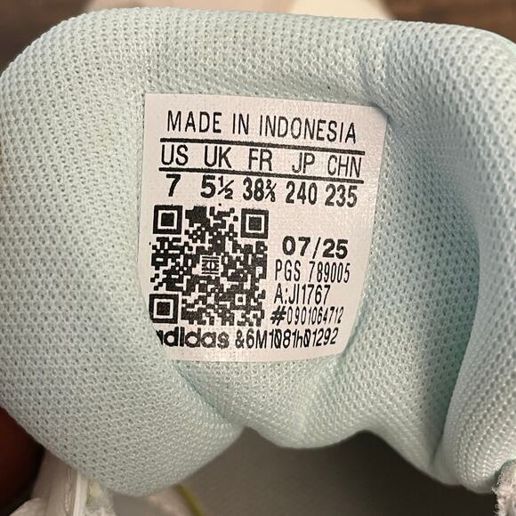 Adidas VL Court Base Womens Sneakers Size 7 White Light Blue Gum Sole JI1767 New - Picture 11 of 11